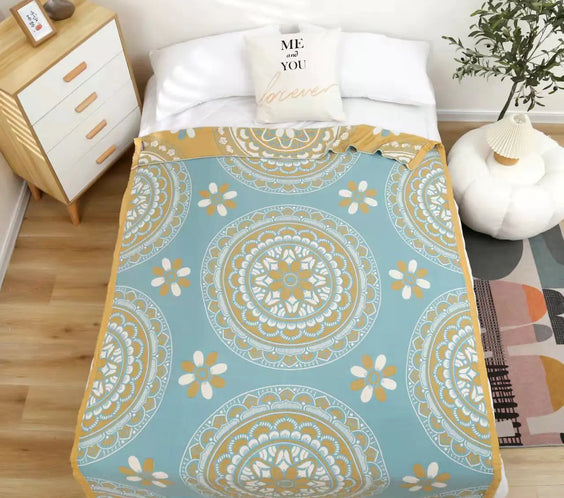 Bamboo Fiber Soft Summer Blanket with Wide Edges