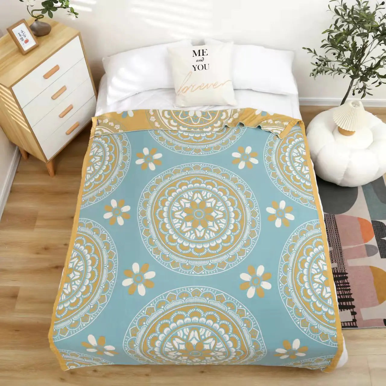 Bamboo Fiber Soft Summer Blanket with Wide Edges