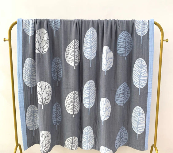 Bamboo Fiber Soft Summer Blanket with Wide Edges